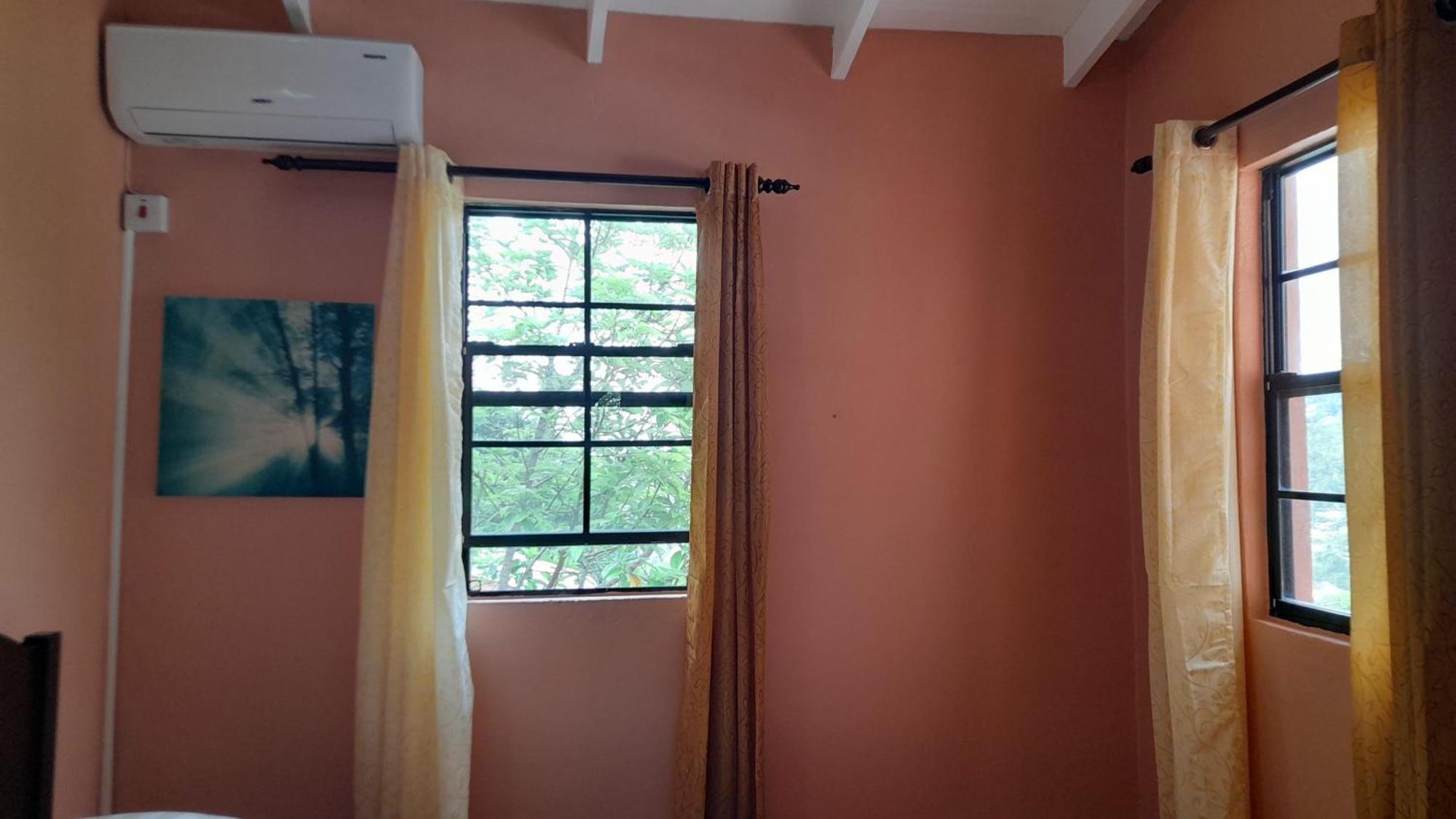 Angie'S Cove, Modern Get-Away Overlooking Castries Esterno foto