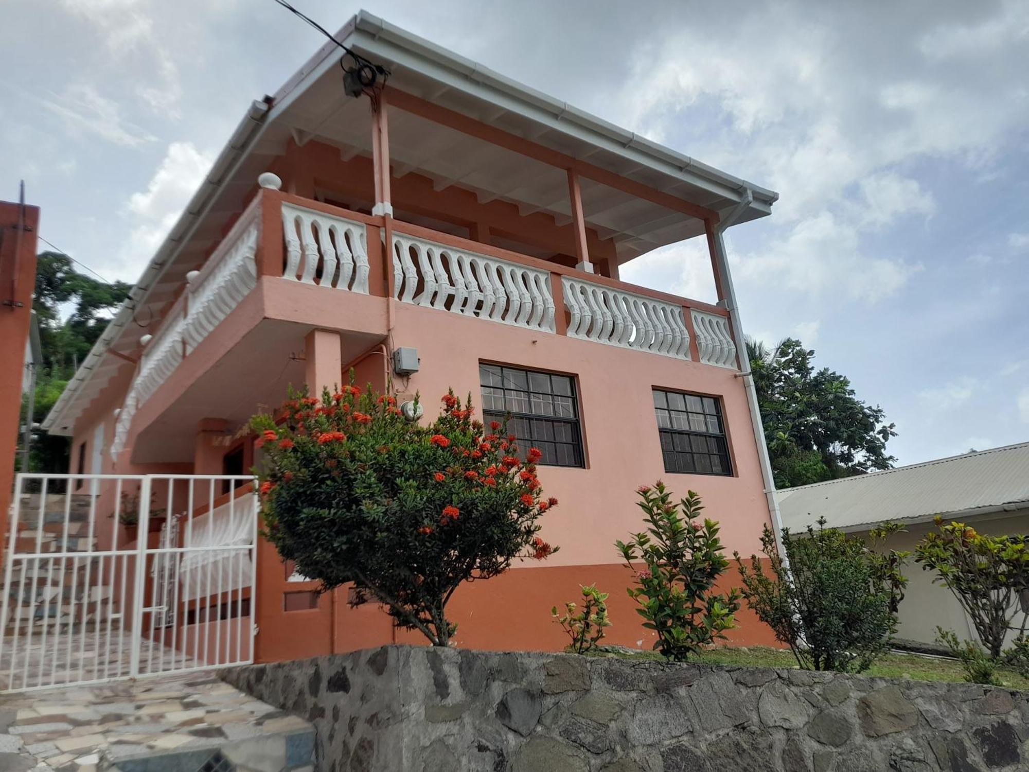 Angie'S Cove, Modern Get-Away Overlooking Castries Esterno foto